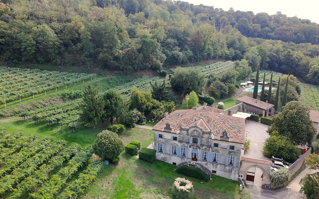 Calicantus, Verona, Pool, Wifi: Autumn, Pool, Spring, Summer