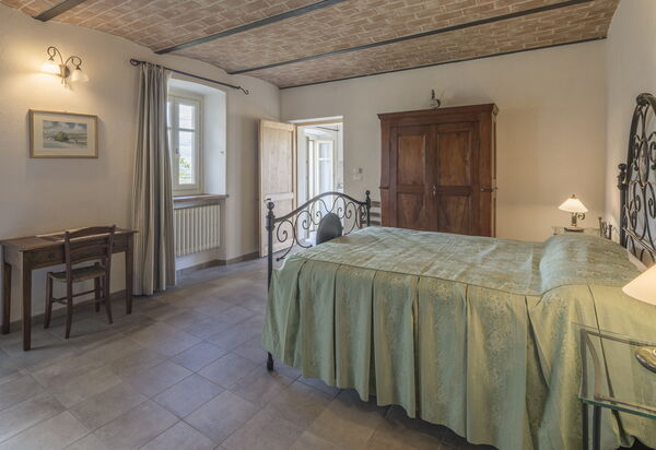 Arpusè - Ca' Fredo Apartment with Pool: Autunno, Camera da letto, Estate, Primavera