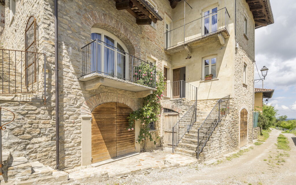 Arpusè - Ca' Fredo Apartment with Pool: Autumn, Building Exterior, Spring, Summer