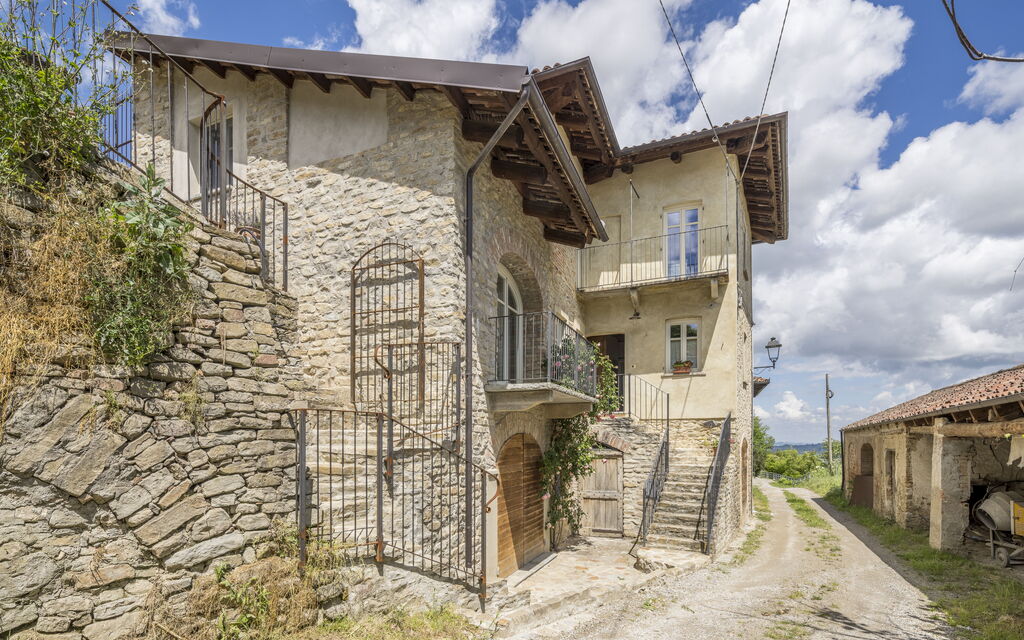 Arpusè - Ca' Fredo Apartment with Pool: Autumn, Building Exterior, Spring, Summer