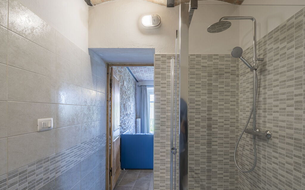 Arpusè - Ca' Fredo Apartment with Pool: Autumn, Bathroom, Spring, Summer