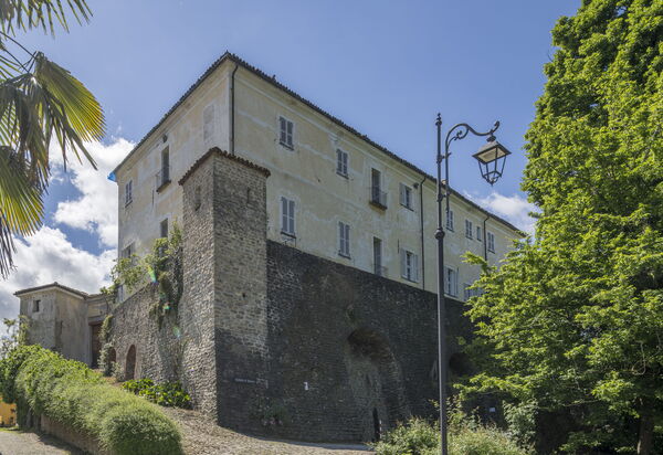 Arpusè - Ca' Renato Grane' Apartment with Pool: Autunno, Entrata Principale, Estate, Primavera