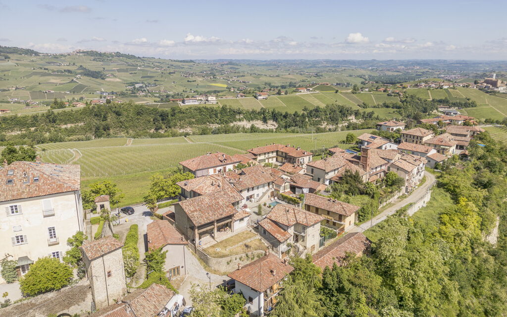 Arpusè - Ca' Renato Grane' Apartment with Pool: Autumn, Scenic View, Spring, Summer