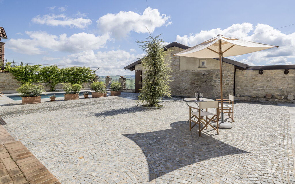 Arpusè - Ca' Renato Grane' Apartment with Pool: Autumn, Building Exterior, Spring, Summer