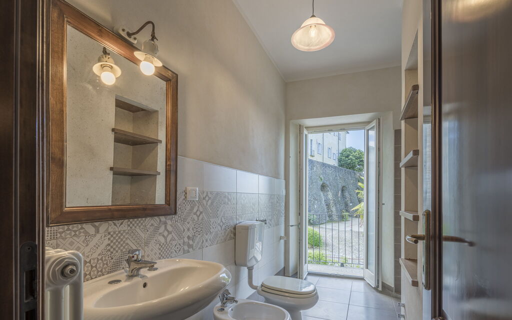 Arpusè - Ca' Renato Grane' Apartment with Pool: Autumn, Bathroom, Spring, Summer