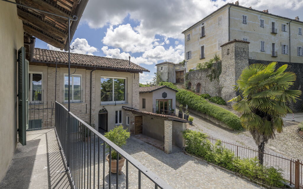 Arpusè - Ca' Renato Grane' Apartment with Pool: Autumn, Balcony / Terrace / Patio, Spring, Summer