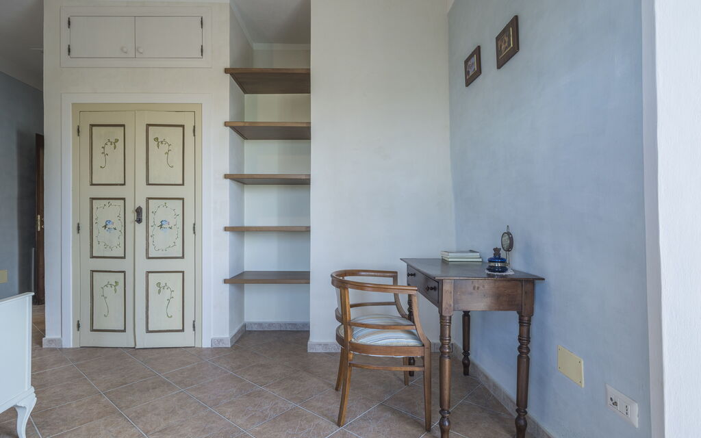 Arpusè - Ca' Renato Grane' Apartment with Pool: Autumn, Bedroom, Spring, Summer