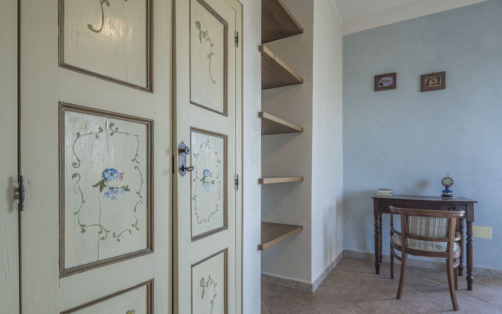 Arpusè - Ca' Renato Grane' Apartment with Pool: Autumn, Bedroom, Spring, Summer