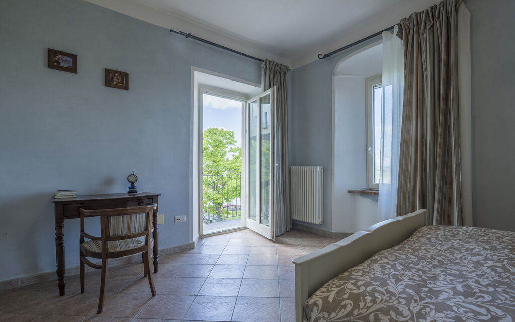 Arpusè - Ca' Renato Grane' Apartment with Pool: Autumn, Bedroom, Spring, Summer