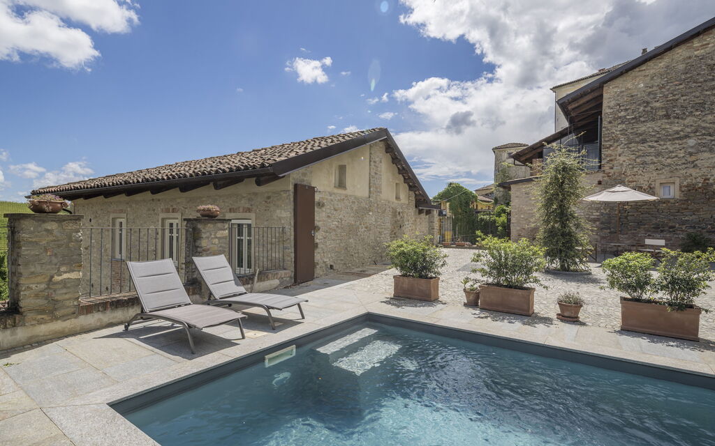 Arpusè - Ca' Renato Grane' Apartment with Pool: Autumn, Pool, Spring, Summer