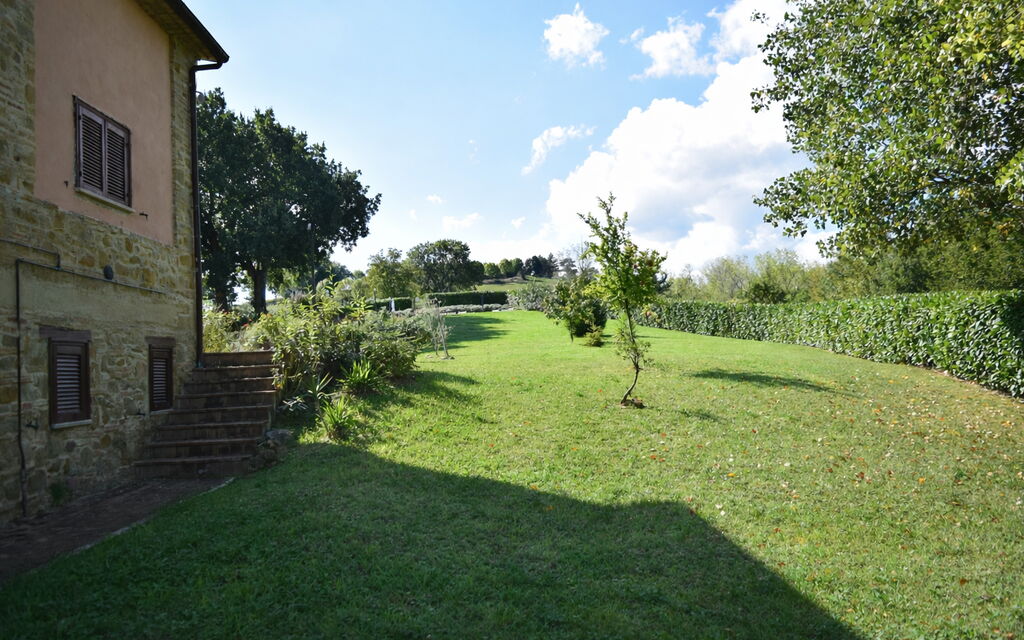 Villa Nasca Countryside and Pool: Autumn, Building Exterior, Spring, Summer