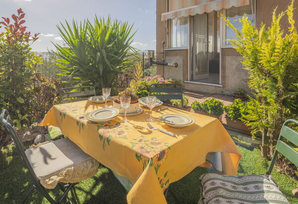 Casa di Bruna Seaview, Albenga: Autumn, Garden, Spring, Summer