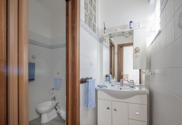 Casa di Bruna Seaview, Albenga: Autumn, Bathroom, Spring, Summer