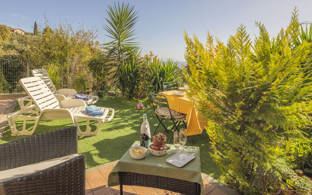 Casa di Bruna Seaview, Albenga: Autumn, Garden, Spring, Summer