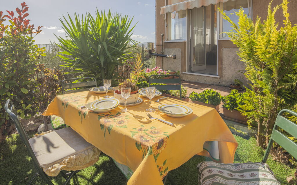 Casa di Bruna Seaview, Albenga: Autumn, Garden, Spring, Summer