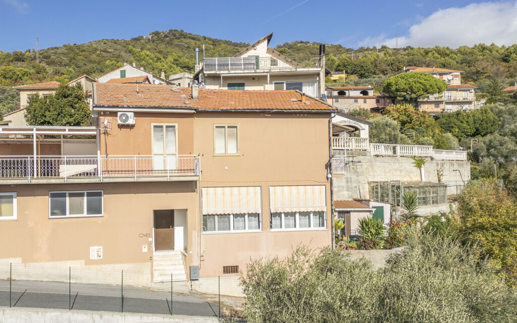 Casa di Bruna Seaview, Albenga: Autumn, Main Entrance, Spring, Summer