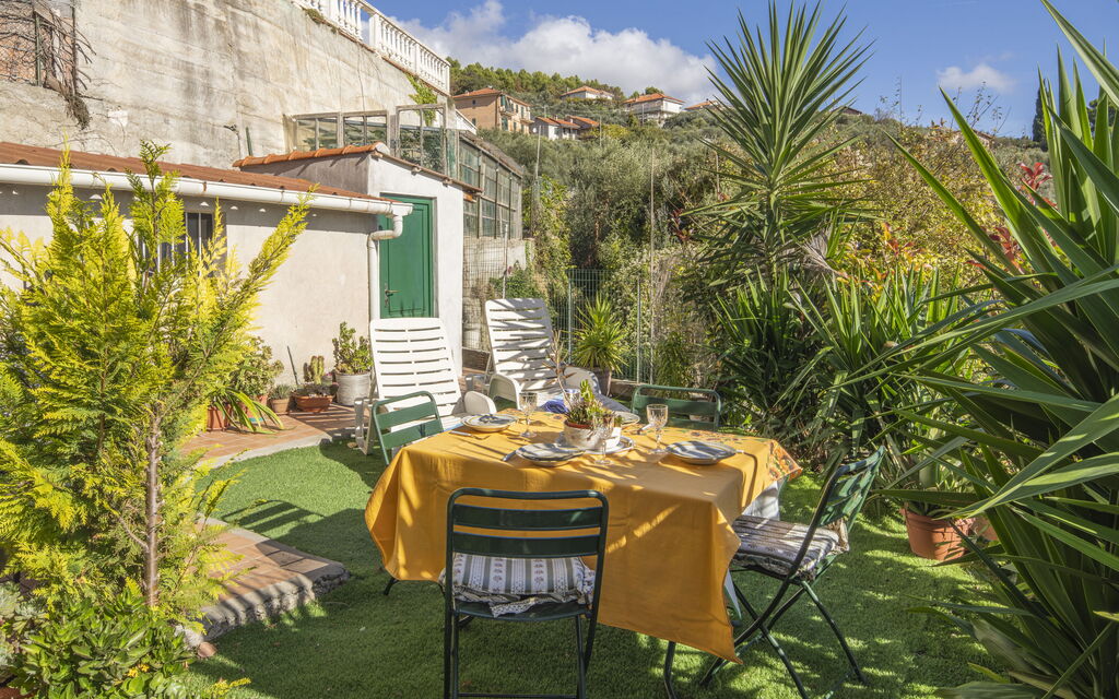 Casa di Bruna Seaview, Albenga: Autumn, Garden, Spring, Summer