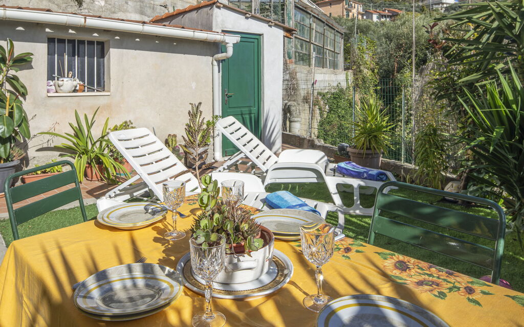 Casa di Bruna Seaview, Albenga: Autumn, Garden, Spring, Summer