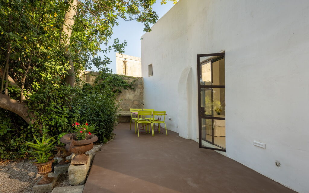 Casa Corte - Palazzo Villani Lubelli: Autumn, Building Exterior, Spring, Summer