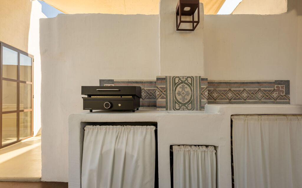 Casa Corte - Palazzo Villani Lubelli: Autumn, Building Exterior, Spring, Summer