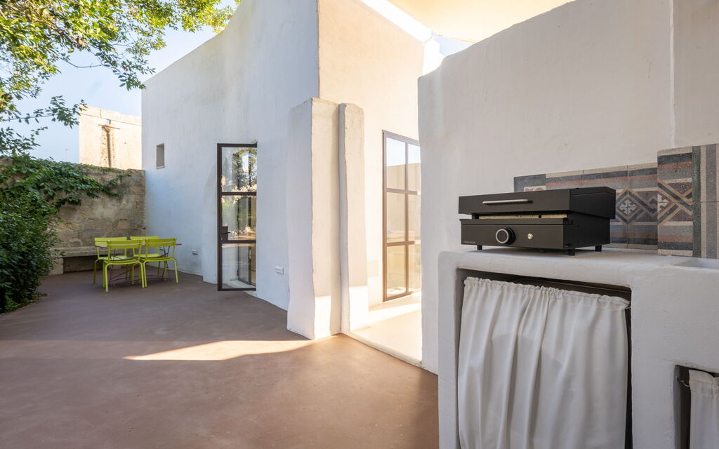 Casa Corte - Palazzo Villani Lubelli: Autumn, Building Exterior, Spring, Summer