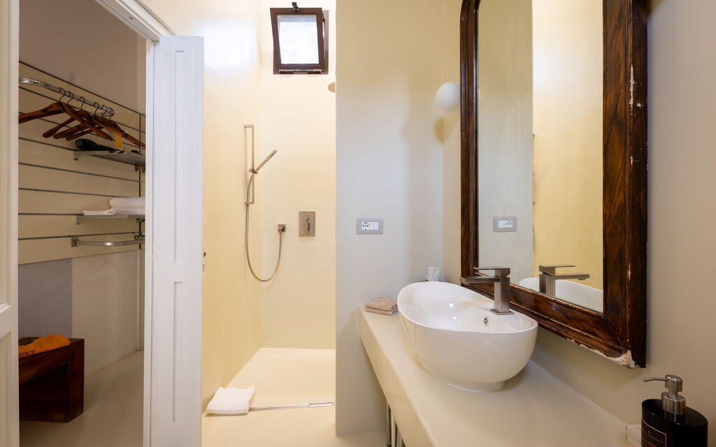 Casa Corte - Palazzo Villani Lubelli: Autumn, Bathroom, Spring, Summer