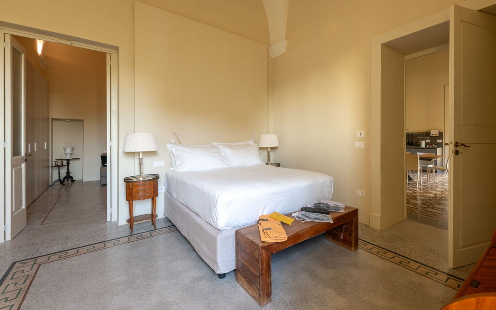 Royal Apartment - Palazzo Villani Lubelli: Autumn, Bedroom, Spring, Summer