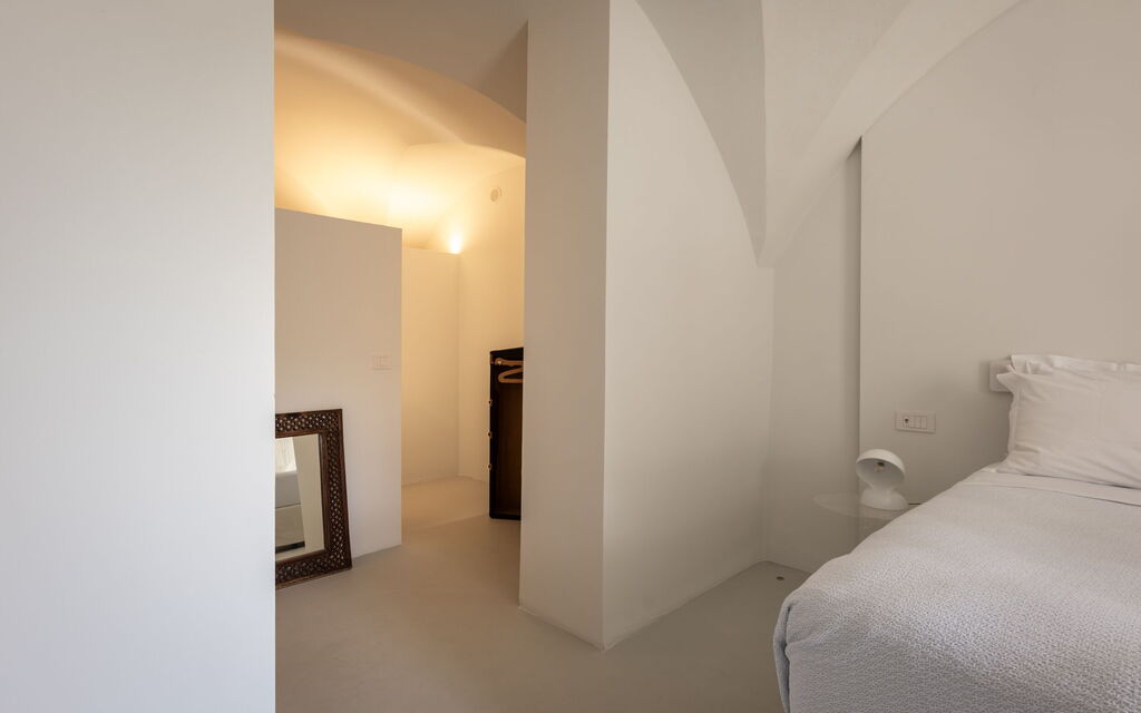 Garden Apartment - Palazzo Villani Lubelli: Autumn, Bedroom, Spring, Summer