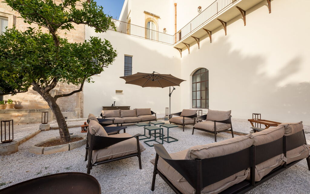 Garden Apartment - Palazzo Villani Lubelli: Autumn, Building Exterior, Spring, Summer