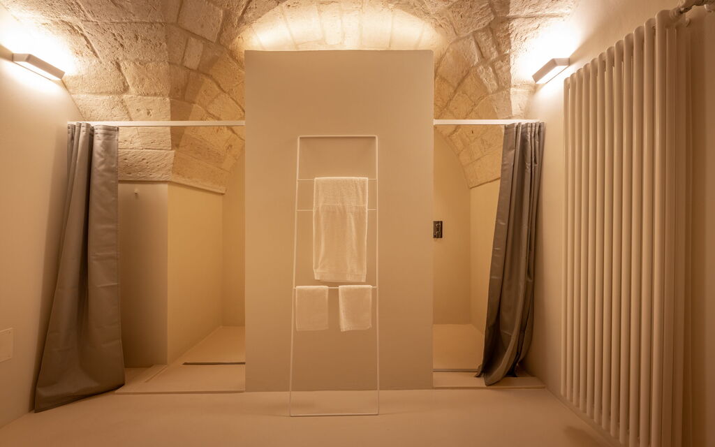 Garden Apartment - Palazzo Villani Lubelli: Autumn, Bathroom, Spring, Summer