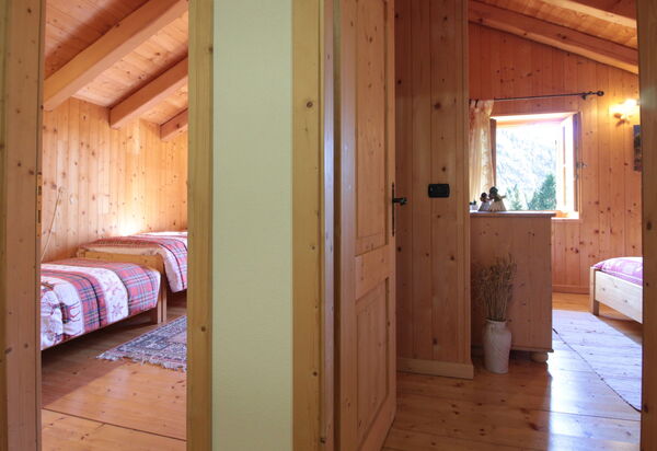 Chalet Genzianella: Autumn, Bedroom, Spring, Summer