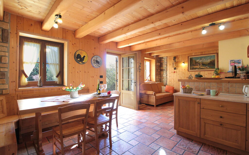Chalet Genzianella: Autumn, Kitchen, Spring, Summer