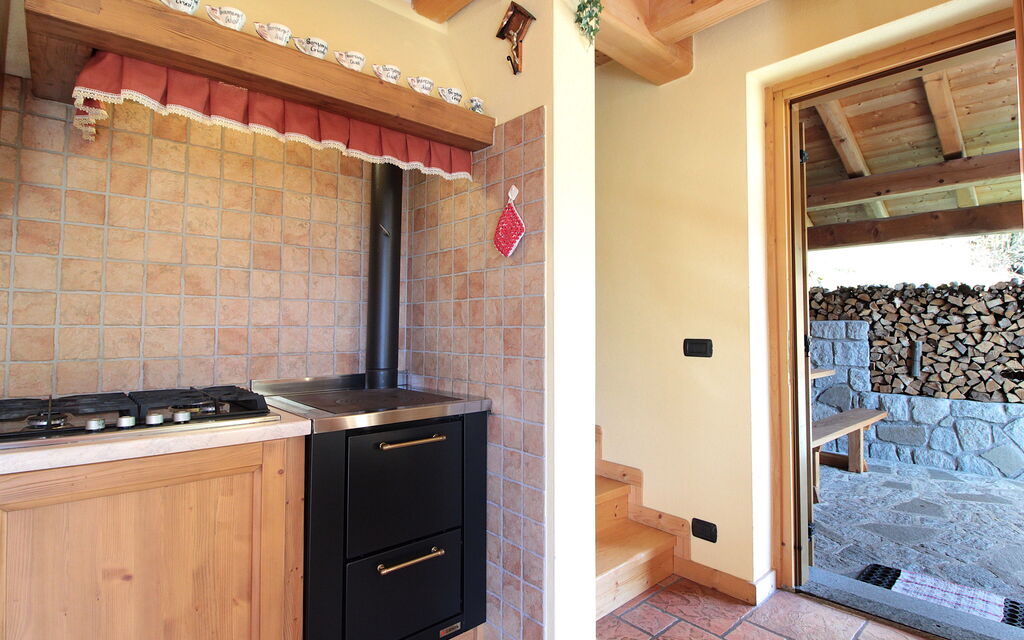 Chalet Genzianella: Autumn, Kitchen, Spring, Summer