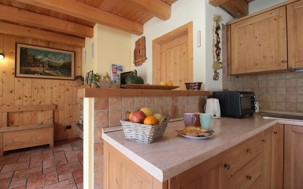 Chalet Genzianella: Autumn, Kitchen, Spring, Summer