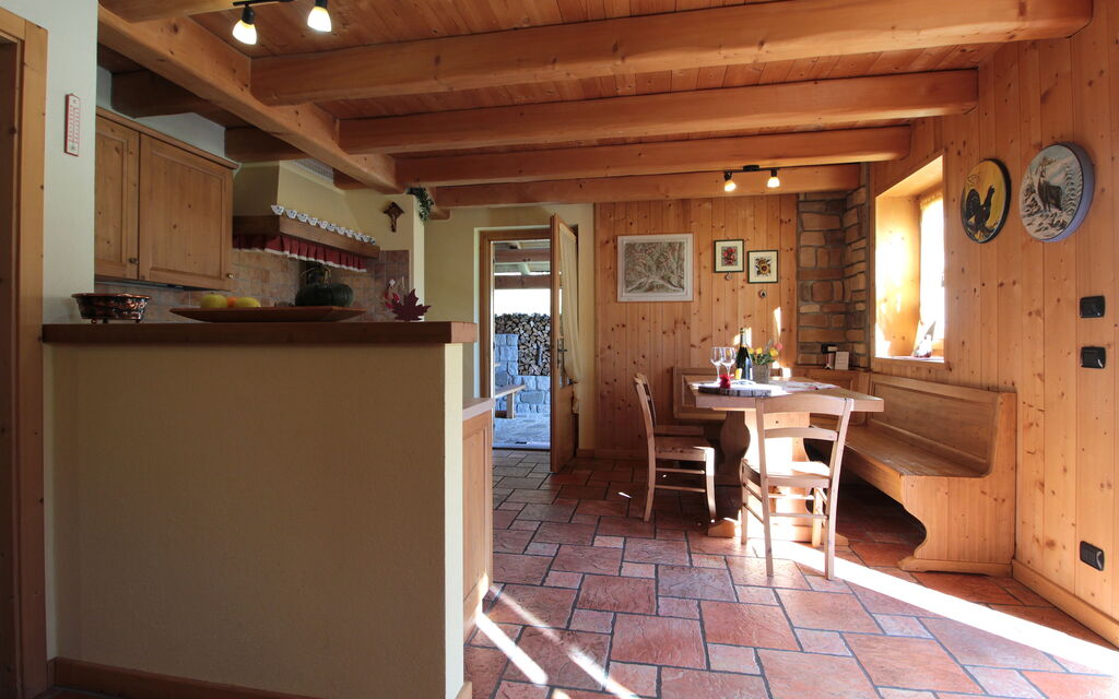 Chalet Genzianella: Autumn, Kitchen, Spring, Summer