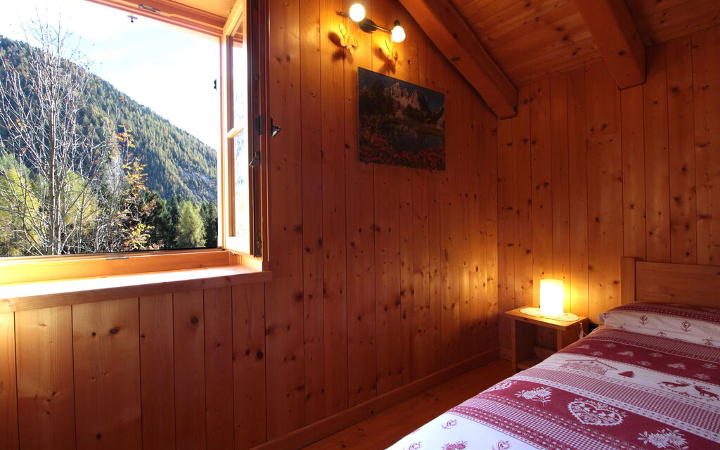 Chalet Genzianella: Autumn, Bedroom, Spring, Summer