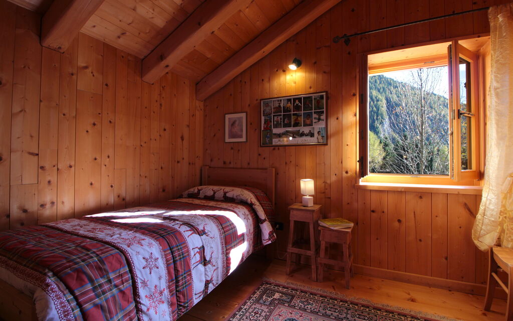 Chalet Genzianella: Autumn, Bedroom, Spring, Summer