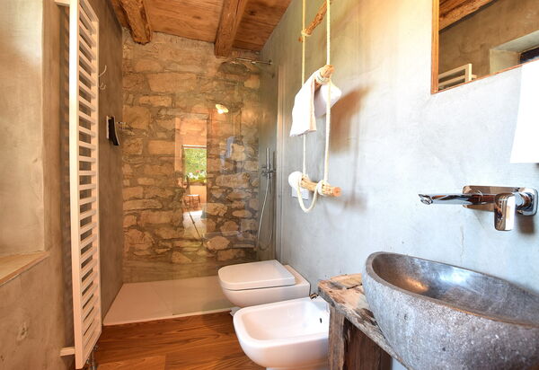 Baita Pranolz: Autumn, Bathroom, Spring, Summer