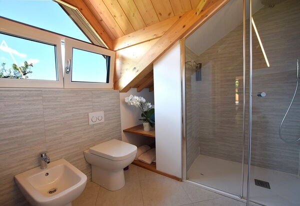 Baita Pranolz: Autumn, Bathroom, Spring, Summer