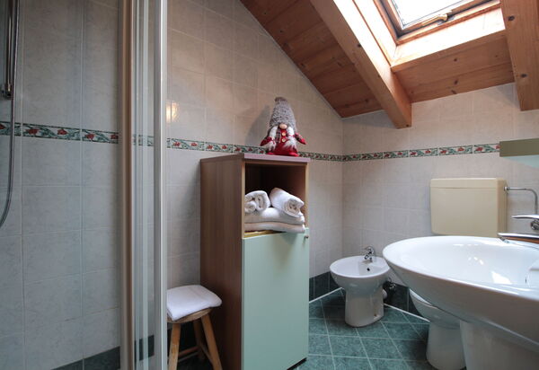 Baita Pranolz: Autumn, Bathroom, Spring, Summer