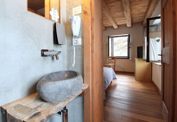 Baita Pranolz: Autumn, Bathroom, Spring, Summer