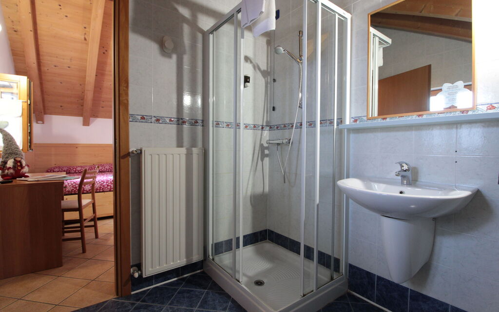 Baita Pranolz: Autumn, Bathroom, Spring, Summer