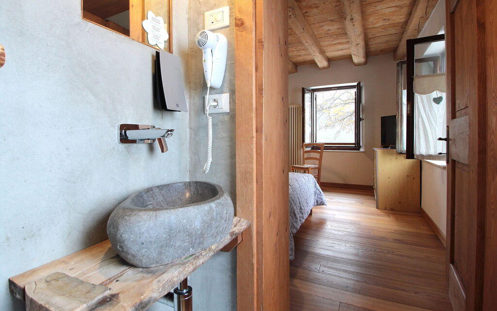 Baita Pranolz: Autumn, Bathroom, Spring, Summer