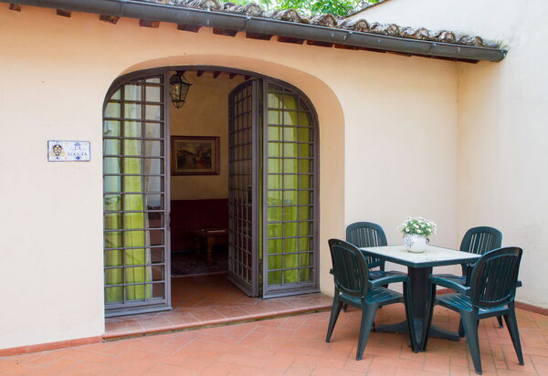 Relais de Ricci: Autumn, Building Exterior, Spring, Summer