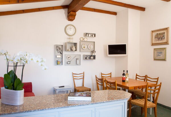 Relais de Ricci: Autumn, Living Room, Spring, Summer