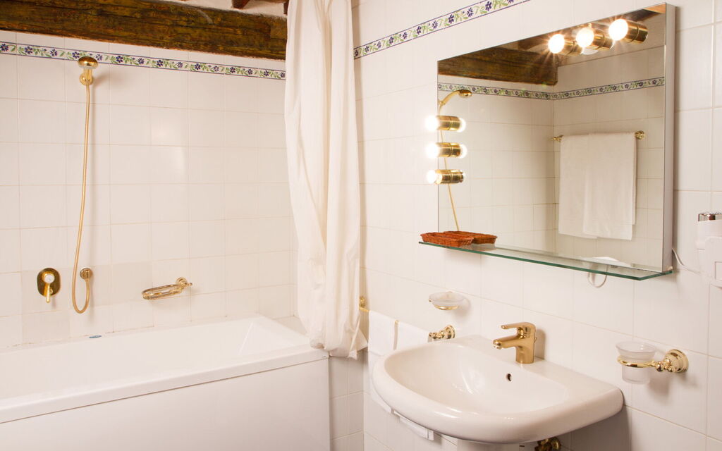 Relais de Ricci - : Autumn, Bathroom, Spring, Summer