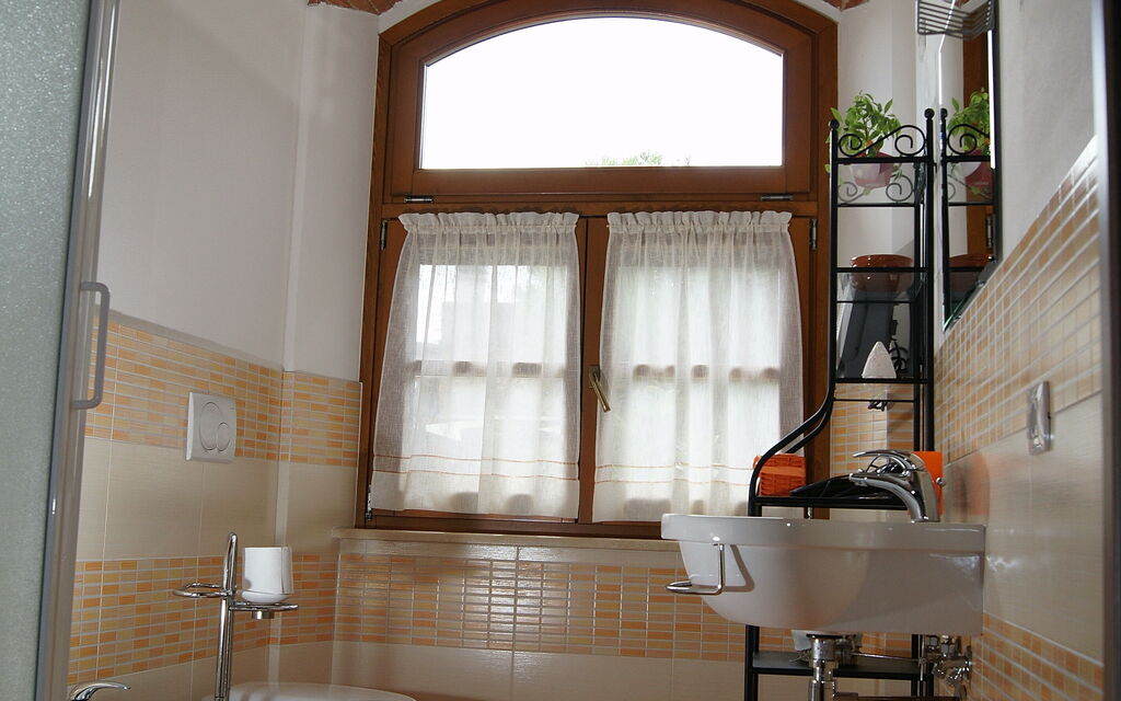 Appartamento Ibisco Seaside and Pool: Autumn, Bathroom, Spring, Summer