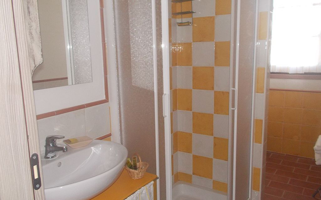 Appartamento Girasole Seaside and Pool: Autunno, Bagno, Estate, Primavera