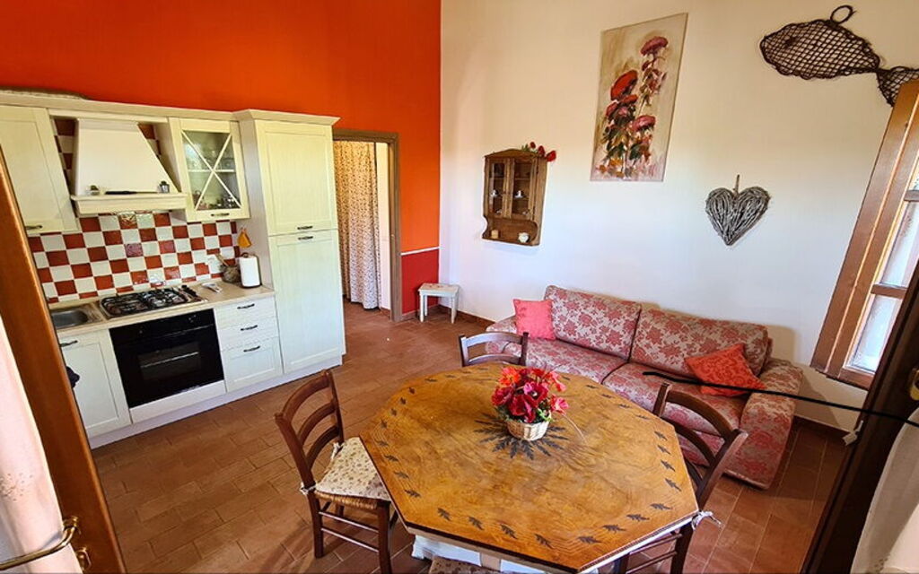 Appartamento Papavero Seaside and Pool: Autumn, Kitchen, Spring, Summer