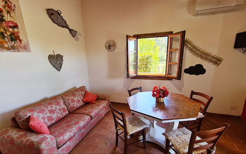 Appartamento Papavero Seaside and Pool: Autumn, Living Room, Spring, Summer